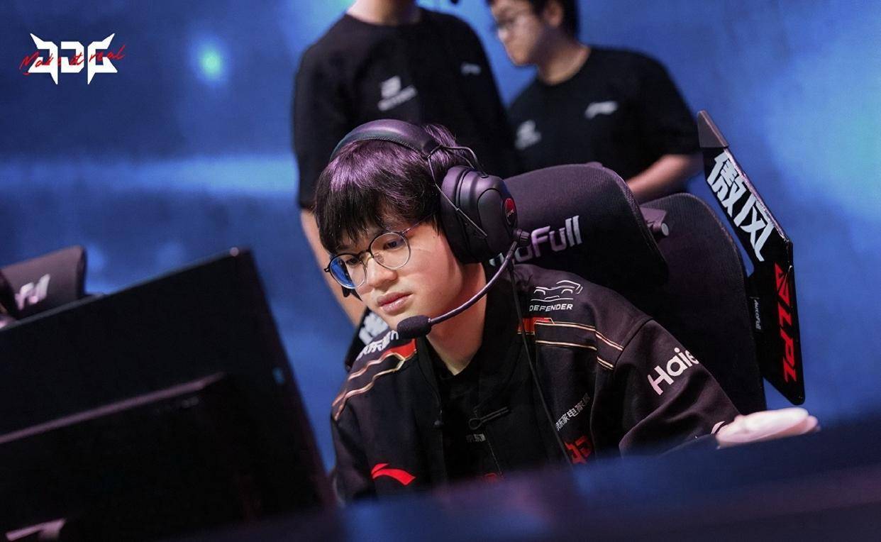 爱游戏APP-关于JDG险胜DFM，ShowMaker绝境逆转的信息