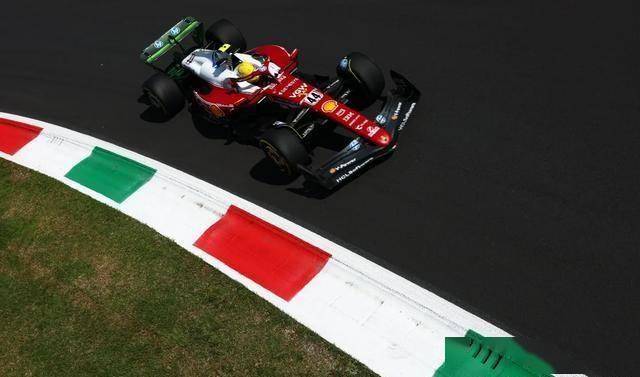 雷诺车队碾压迈凯伦,汉密尔顿关键制胜 雷诺车队碾压迈凯伦,汉密尔顿关键制胜