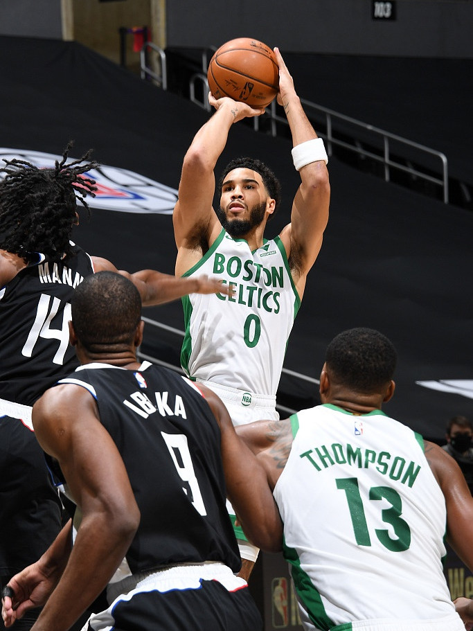 福建队鏖战山西队，塔图姆带队取胜