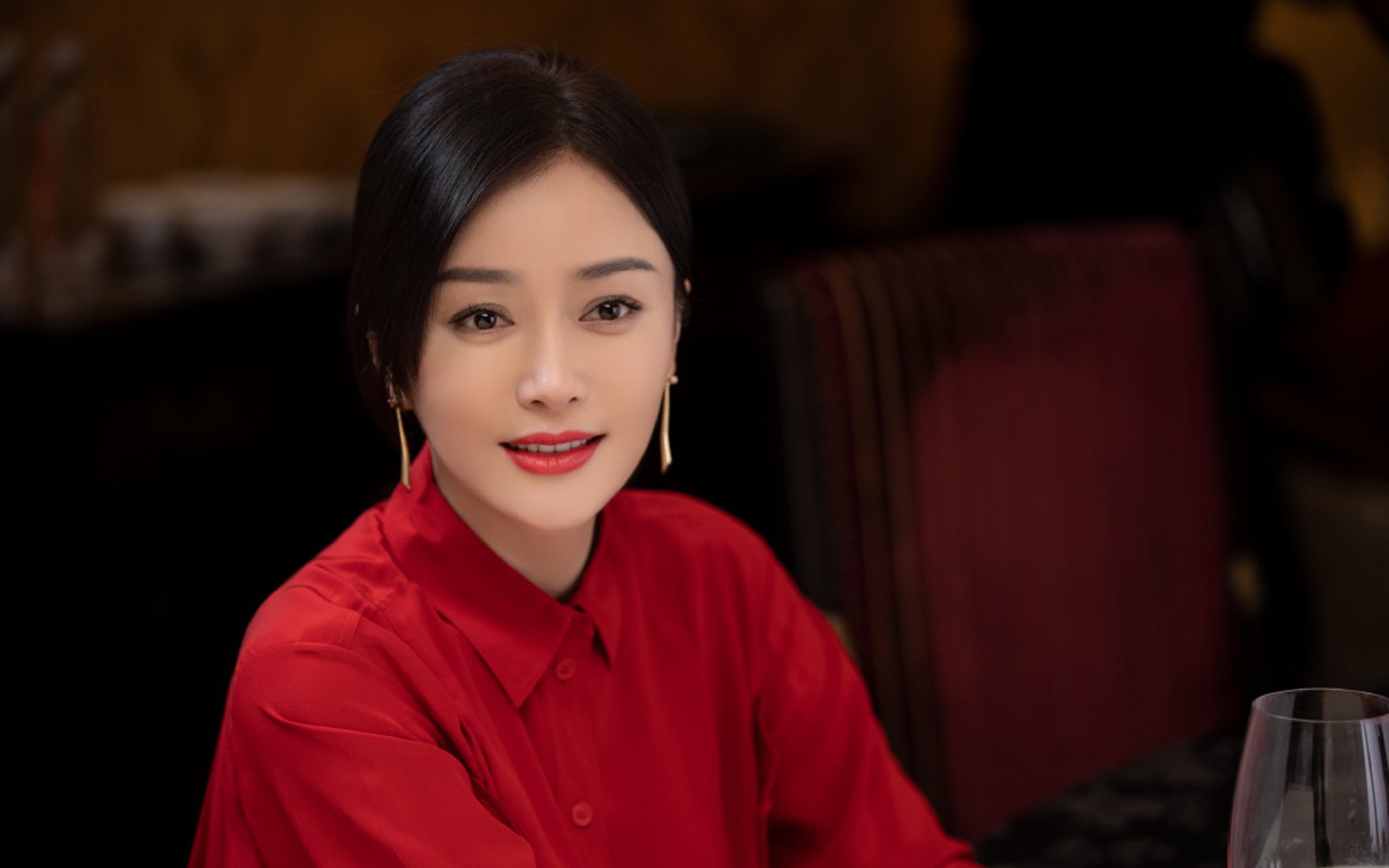 世纪德比的荣耀与黄昏,当诺坎普的喧嚣,遇见老特拉福德的沉寂